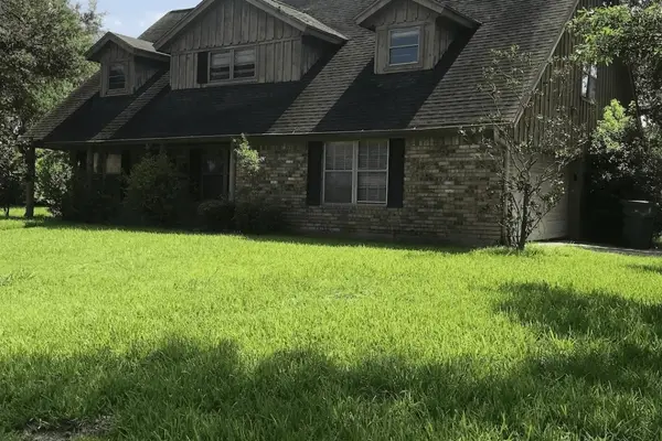 2800 Country Club Drive, Orange, TX 77630