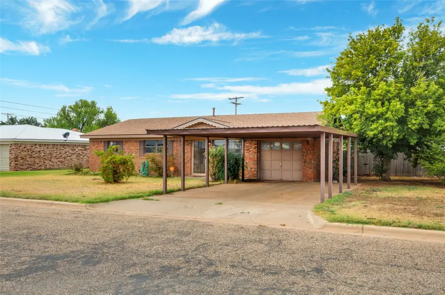 802 Ridgelea Drive, Bovina, TX 79009 - #3