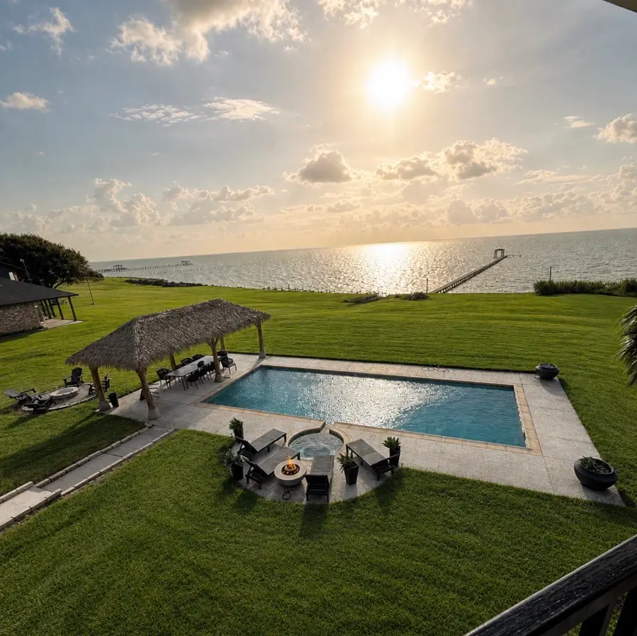 10770 Tri City Beach Rd, Beach City, TX 77523 - #2