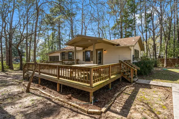 812 Lake Livingston Boulevard, Livingston, TX 77351