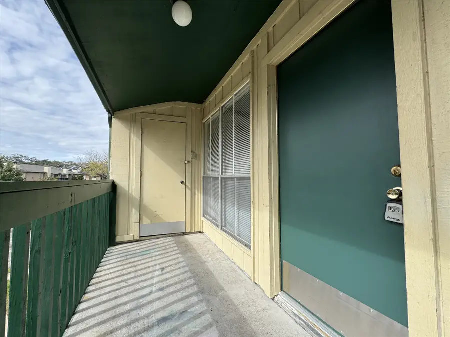 1516 Bay Area Boulevard #Q-8, Houston, TX 77058 - #3