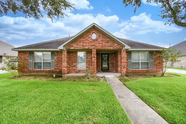 2214 Meadows Boulevard, League City, TX 77573