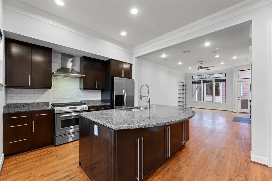 1006 Yale Street, Houston, TX 77008 - Image #2