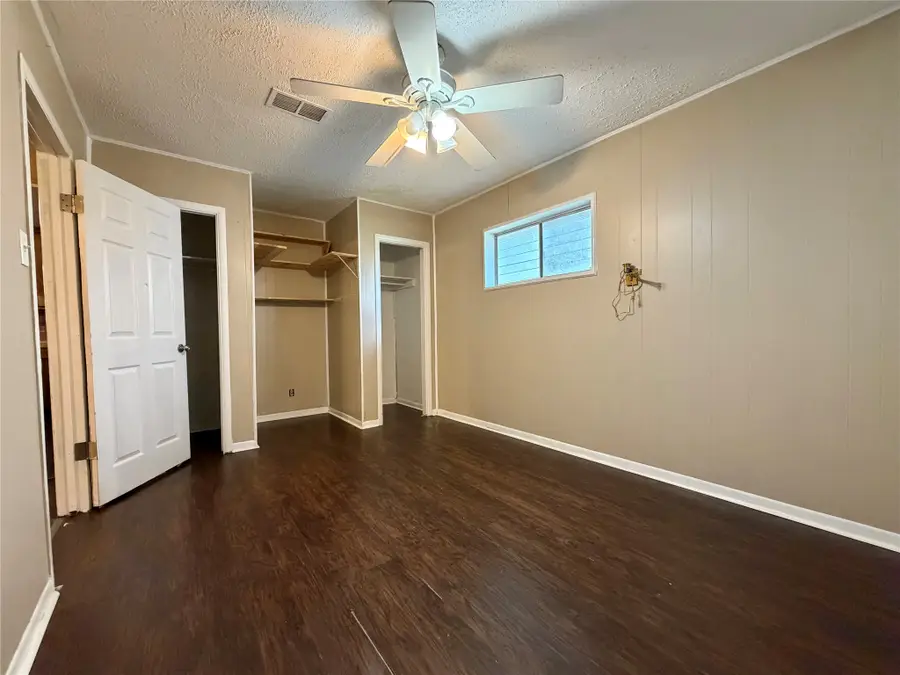 2019 N Avenue H, Freeport, TX 77541 - #3