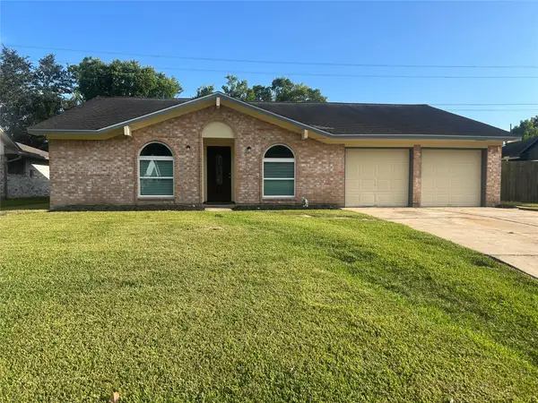 2305 Kingsway Drive, League City, TX 77573