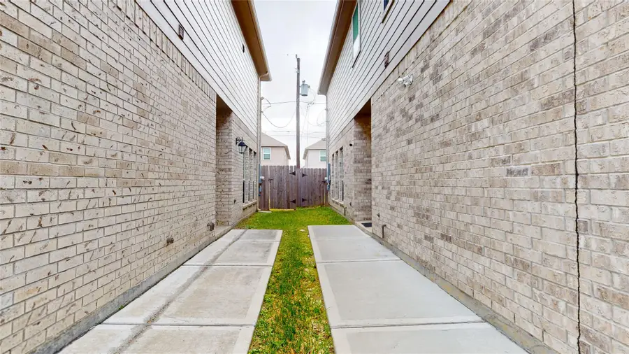 519 Dr Martin Luther King Jr Drive, La Porte, TX 77571 - #3