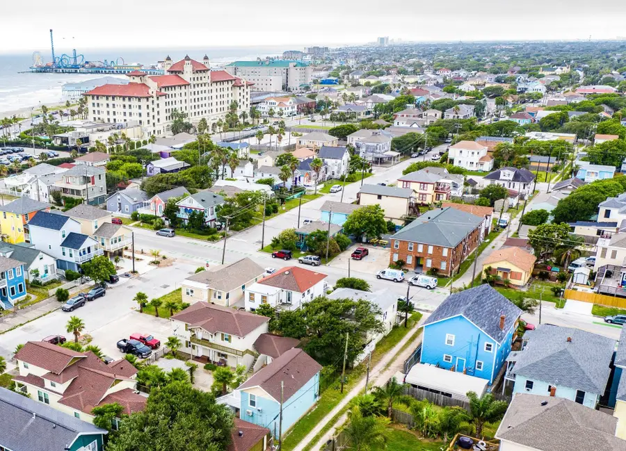 2008 - 2010 Avenue O 1/2, Galveston, TX 77550 - #2
