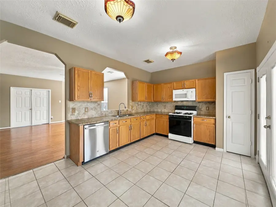 21911 Willow Shadows Drive, Tomball, TX 77375 - #2