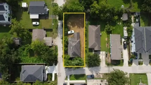 901 Pollard Street, Houston, TX 77020