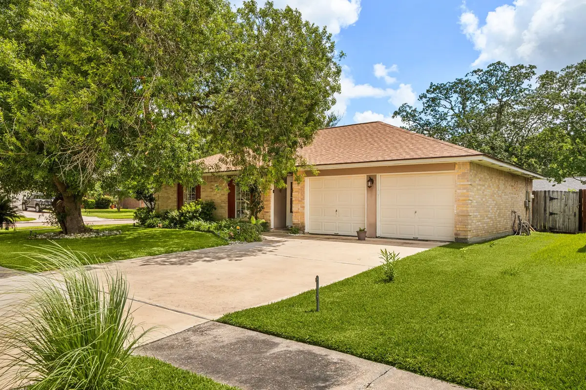 302 Forest Hills Drive, League City, TX 77573 - #1
