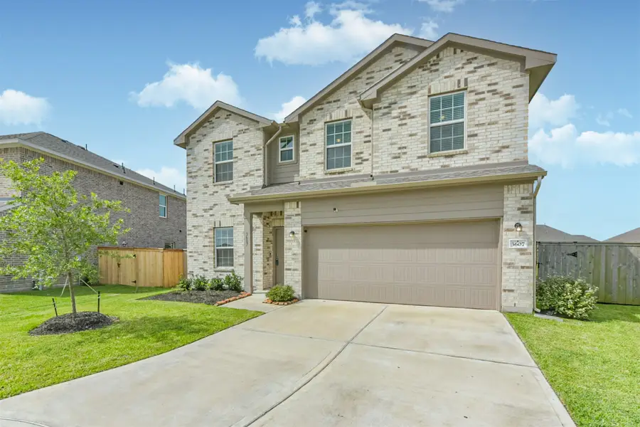3607 Crosspointe Pass, Angleton, TX 77515 - Image #2