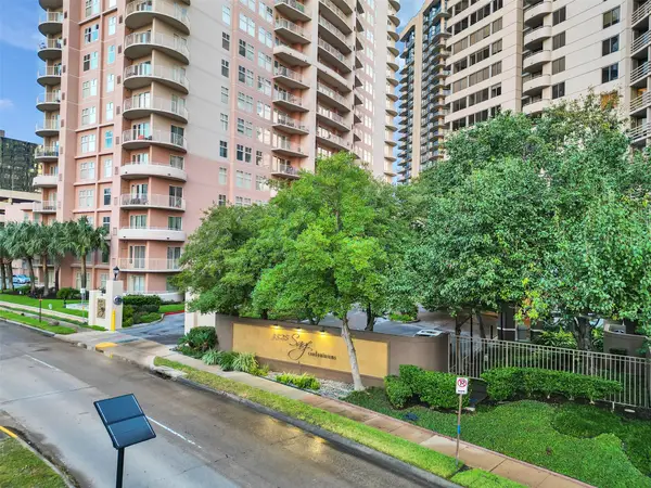 3525 Sage Road #812, Houston, TX 77056