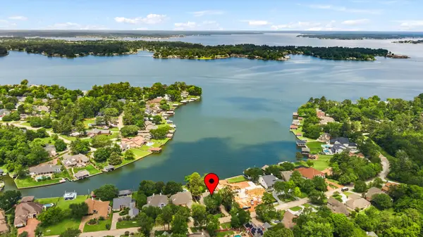130 Lakeside Drive, Montgomery, TX 77356