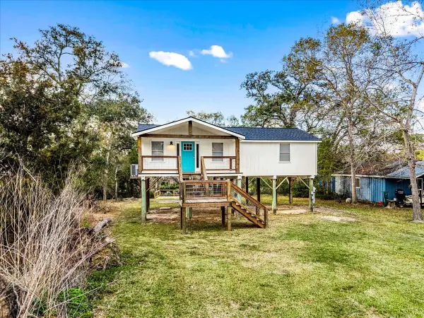 7908 Pin Oak Road, Alvin, TX 77511