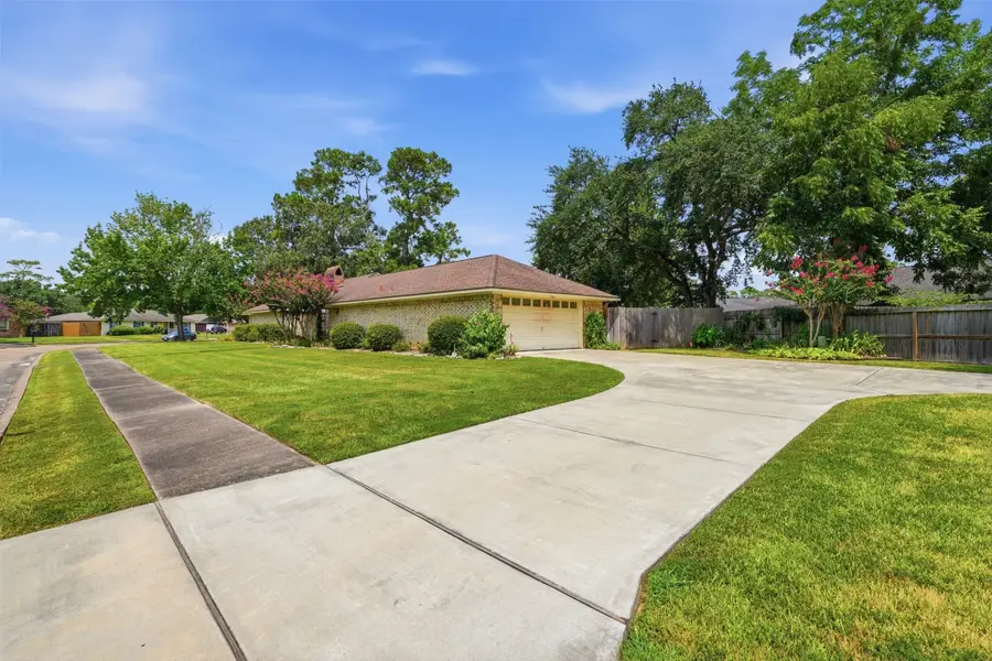 3508 Camelot Street, Baytown, TX 77521 - #2