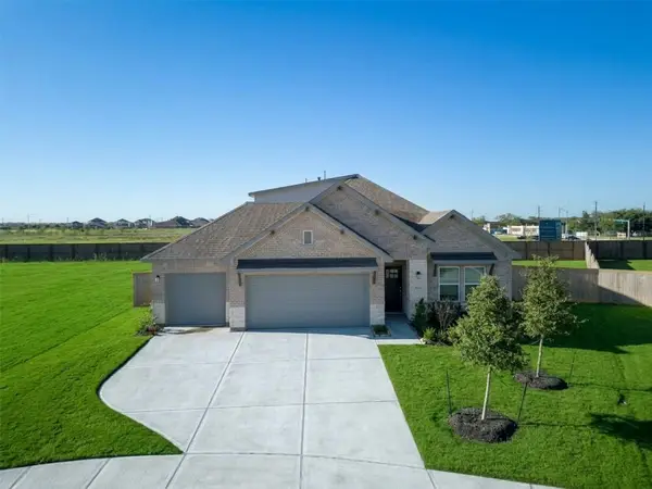 8331 Amethyst Valley Lane, Angleton, TX 77515