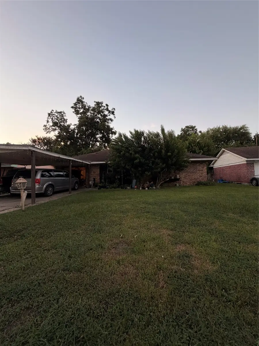 5715 Waterford Drive, Houston, TX 77033 - #2