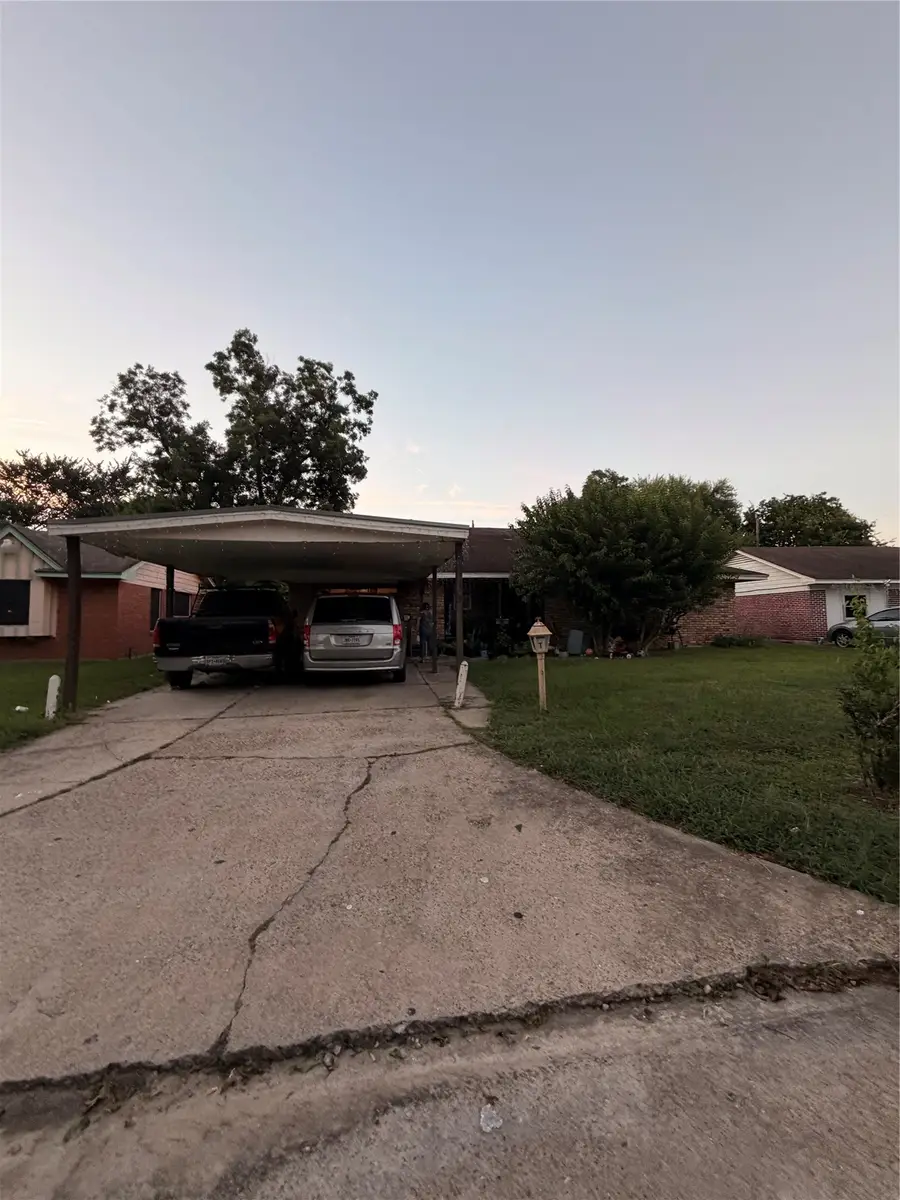 5715 Waterford Drive, Houston, TX 77033 - #3