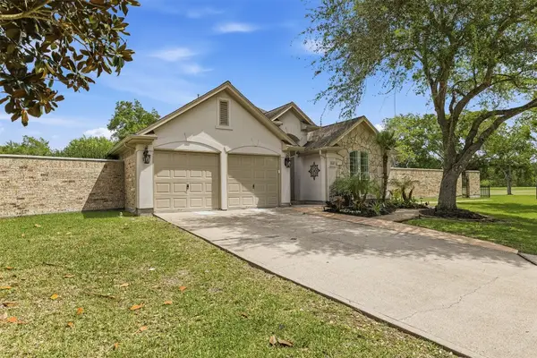 2426 Spellbrook Court, League City, TX 77573