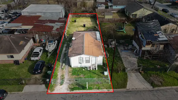 1213 Boswell Street, Houston, TX 77009