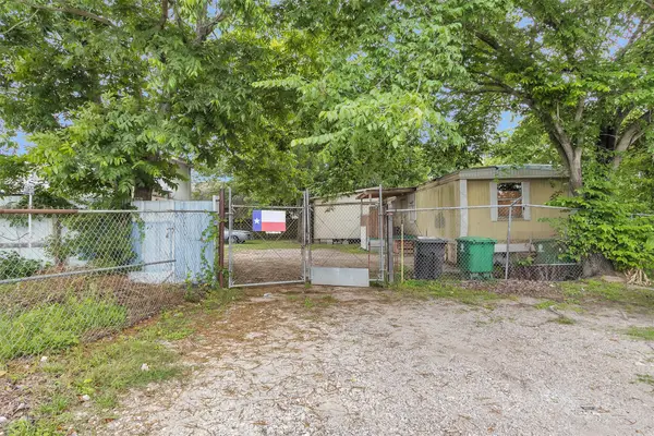 9650 E Hardy Road, Houston, TX 77093