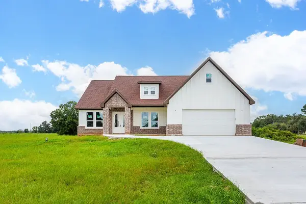 206 Shetland Court, Angleton, TX 77515