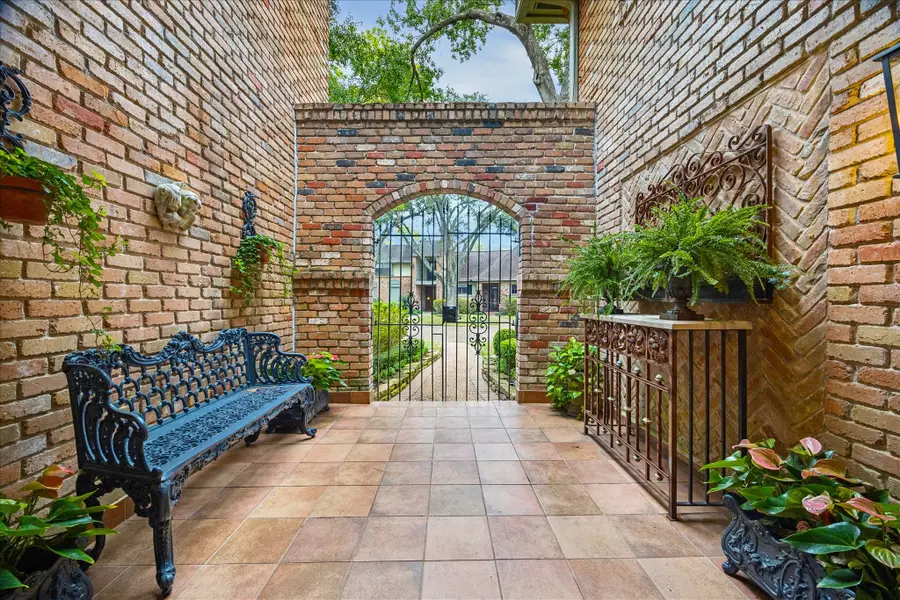9452 Briar Forest Drive, Houston, TX 77063 - Image #3