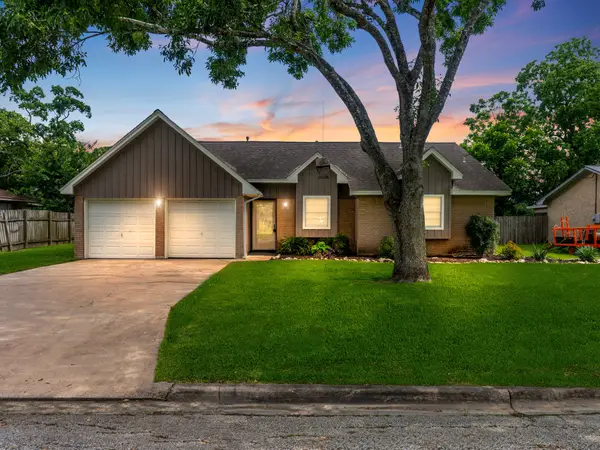 3925 Heatherglen Street, Bay City, TX 77414