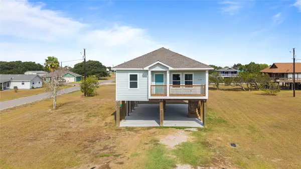 638 Swallow Drive, Palacios, TX 77465