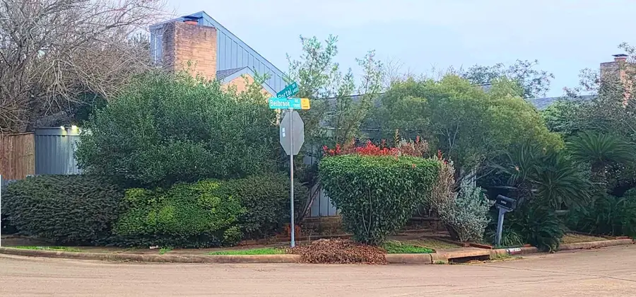 11003 Bellbrook Dr, Houston, TX 77096 - #2