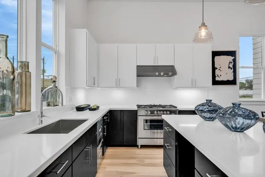 3 N Saint Charles Street #C, Houston, TX 77003 - #3
