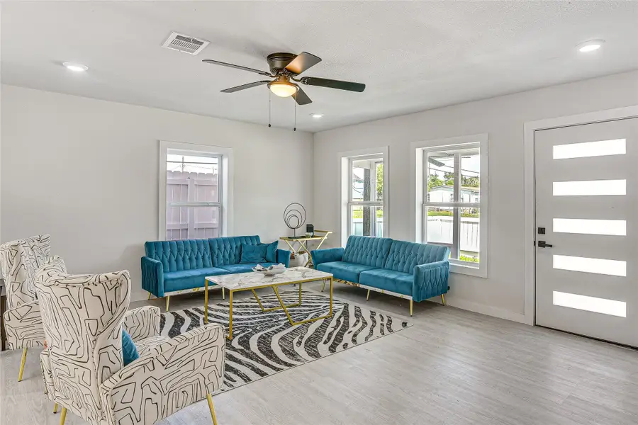 5827 Avenue R, Galveston, TX 77551 - #2