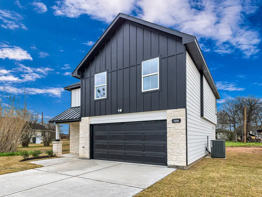 1006 4th Street, Hempstead, TX 77445 - #3