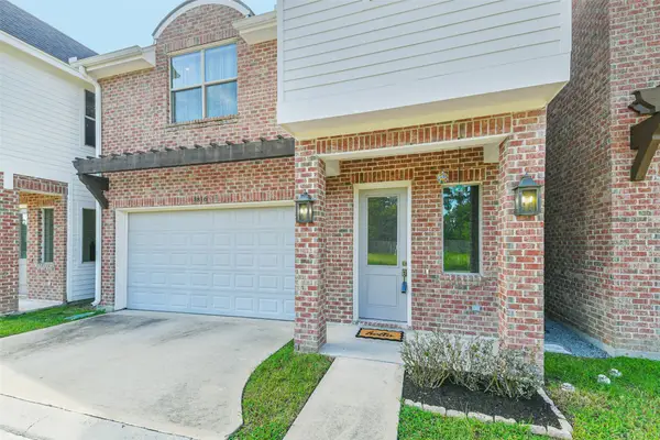 8816 Hollywood Garden Lane, Houston, TX 77080