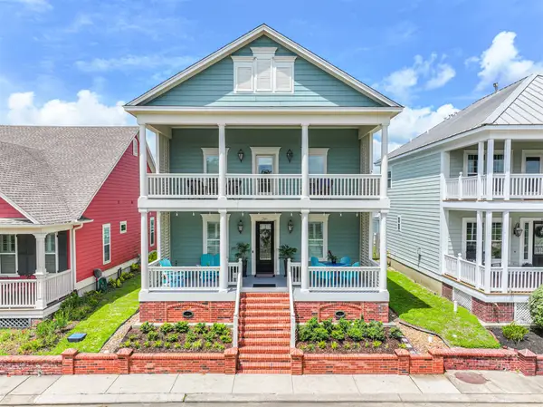 2 Compass Circle, Galveston, TX 77554
