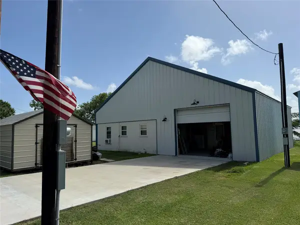 94 Trout Street, Palacios, TX 77465