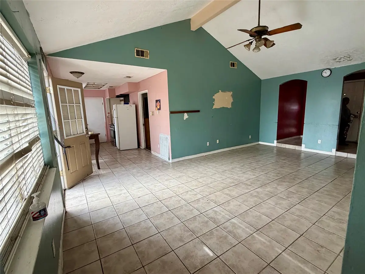 919 Grand Oaks Drive, Houston, TX 77015 - #1