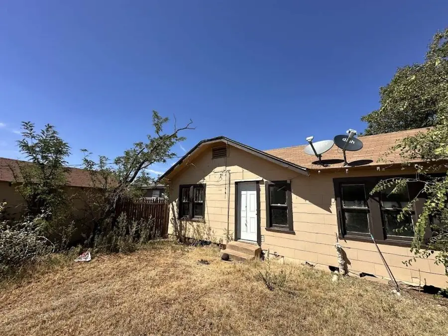 608 E Lee Street, Rotan, TX 79546 - Image #2