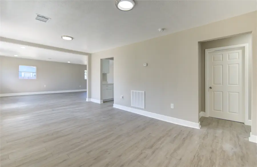 3020 2nd Avenue N, Texas City, TX 77590 - Image #2