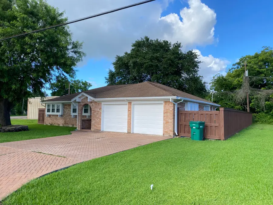 1414 Howell Avenue, La Marque, TX 77568 - #3