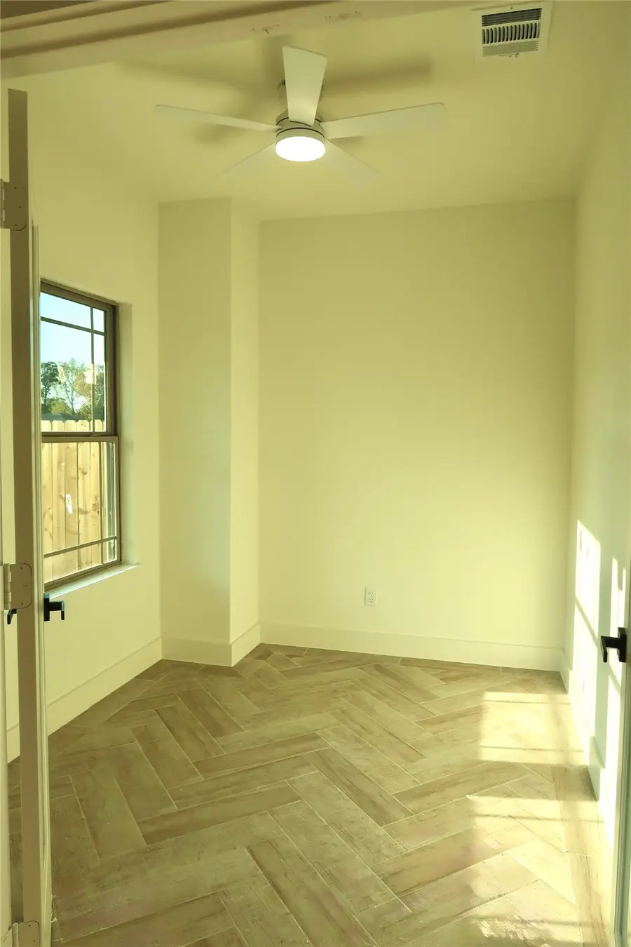 421 S Nugent Street, La Porte, TX 77571 - Image #3