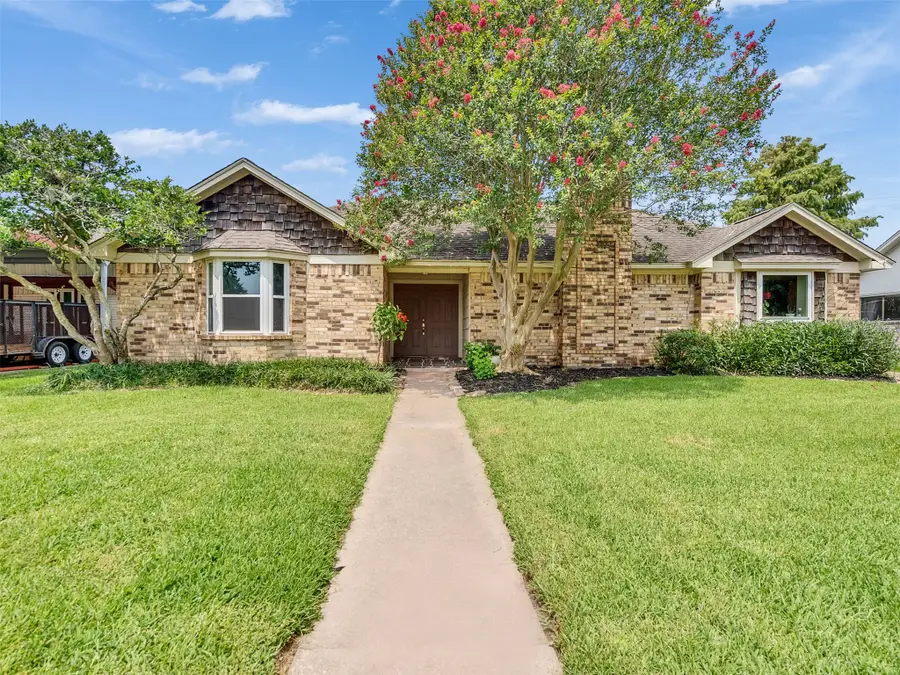 213 Valley Brook Drive, La Porte, TX 77571 - #2
