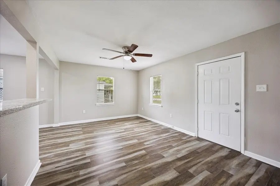 1011 12th 1/2 Street N, Texas City, TX 77590 - #2