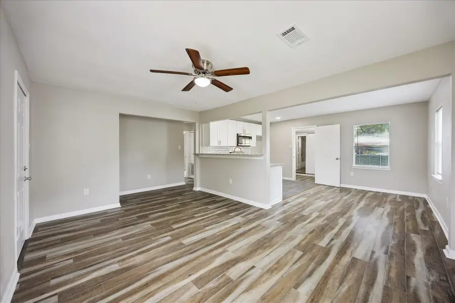 1011 12th 1/2 Street N, Texas City, TX 77590 - #3