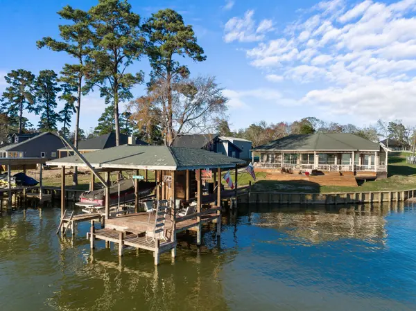 129 Lakeshore Drive, Onalaska, TX 77360