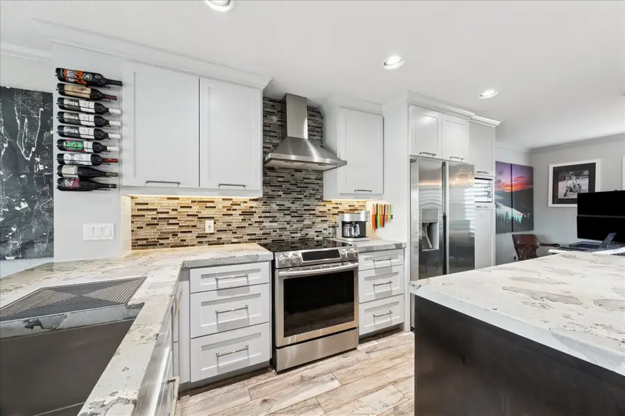 1900 Lakeside Drive, Seabrook, TX 77586 - Image #2