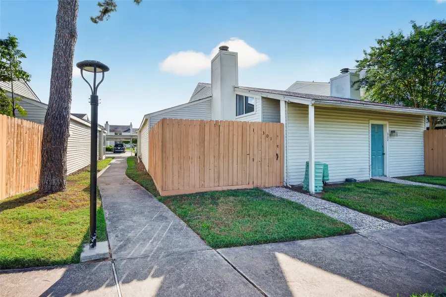 6401 Deihl Road #301, Houston, TX 77092 - #2