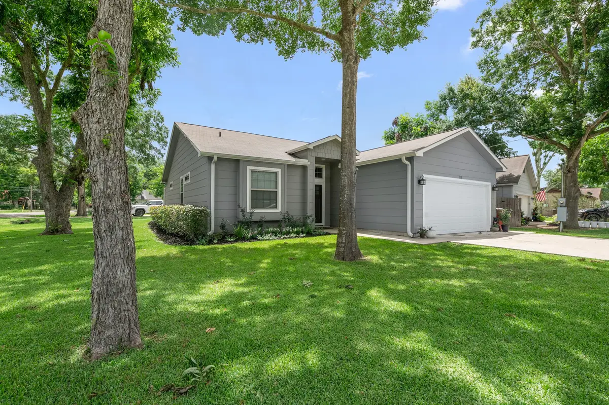 118 N Urbanec Street, East Bernard, TX 77435 - #1