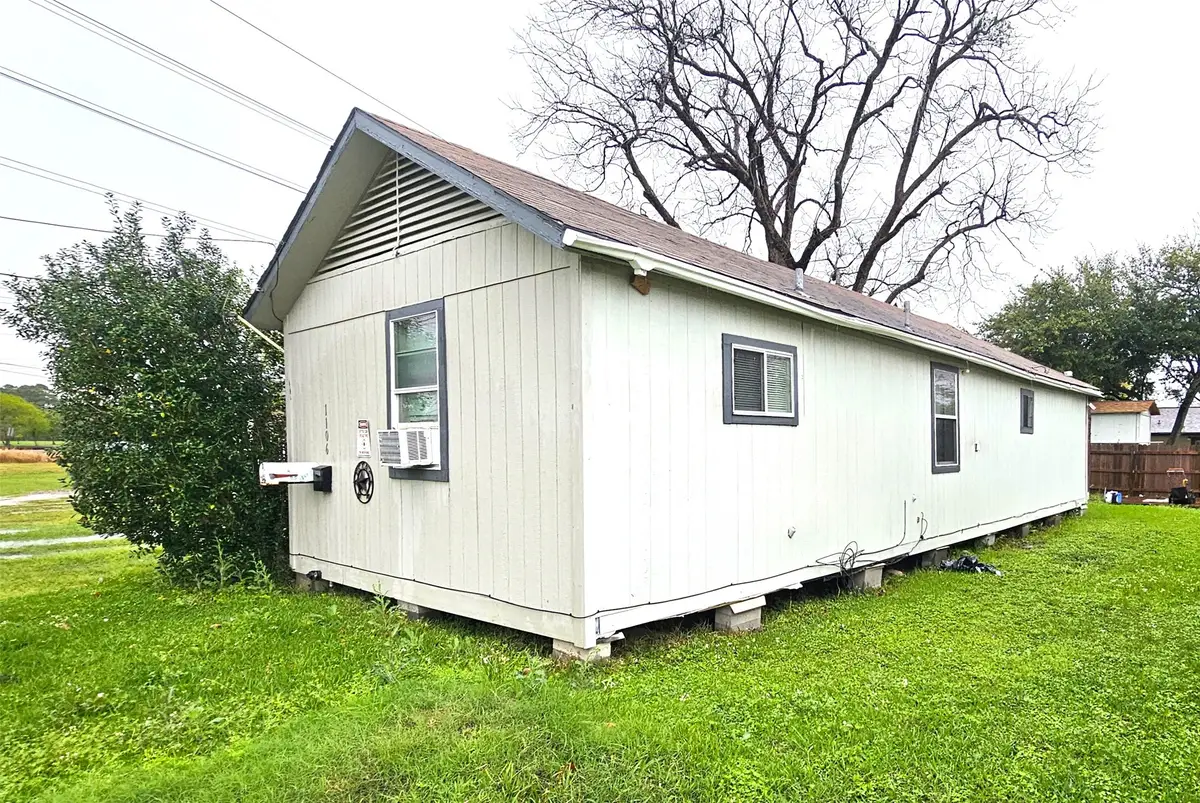 1106 S Airhart Drive, Baytown, TX 77520 - #1