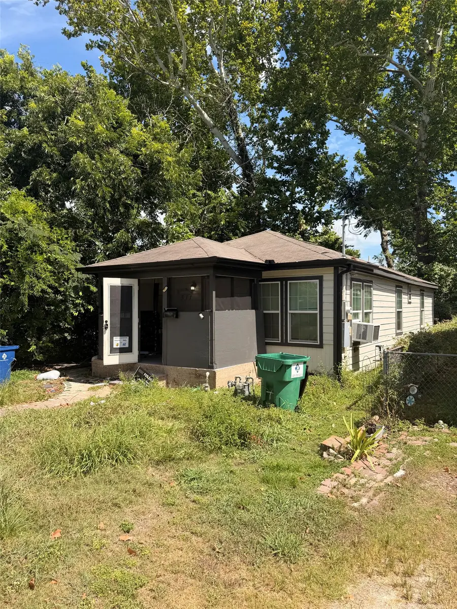 511 W Orange Street, Angleton, TX 77515 - #2